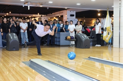 민경선 고양특례시장, 2026 제32회 고양특례시장배 볼링대회 시구1