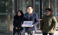 임태희 경기도교육감 예비후보…  “악성 민원, 교육감이 직접 고발합니다”  - 교육감 명의 형사고발 14건… ‘무관용 원칙’ 입증  - 의정부 호원초 ‘교권보호 드림팀’ 사례, 경기도 모든 학교의 표준으로 만들 것  - “더 이상 홀로 감당하지 마십시오” 선생님의 든든한 보호자 선언       임태희 경기도교육감 예비후보가 2일 “다가오는 2학기에도 흔